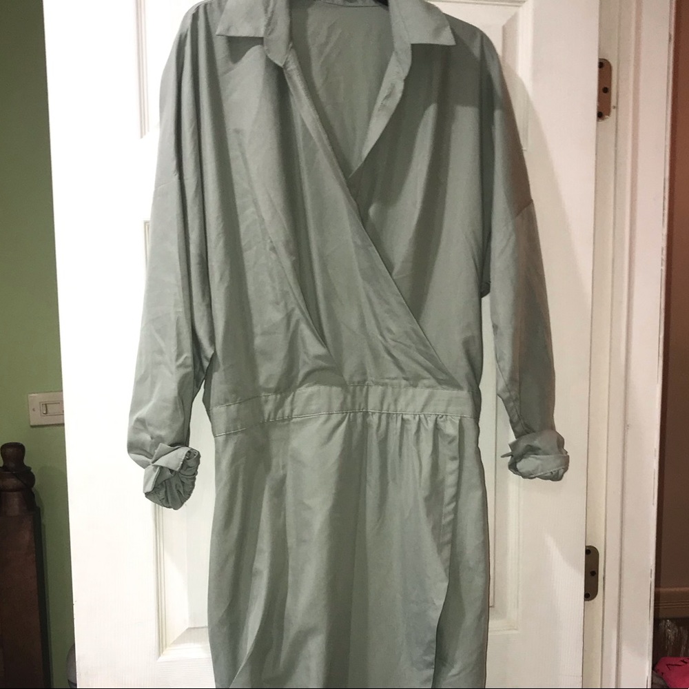 Elegant, Simple, Pretty Little Thing dress ✨